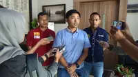 Wakapolres Tulungagung Kompol I Dewa Gde Juliana menjelaskan penangkapan dua oknum panitia PPDB (Zainul Arifin/Liputan6.com)
