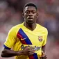 9. Ousmane Dembele - Dembele didatangkan Barcelona dari Borussia Dortmund pada musim 2017/2018. Biaya sebesar 125 juta euro terlihat sia-sia lantaran sang pemain gagal menunjukan performa yang diharapkan. (AP/Ion Alcoba Beitia)