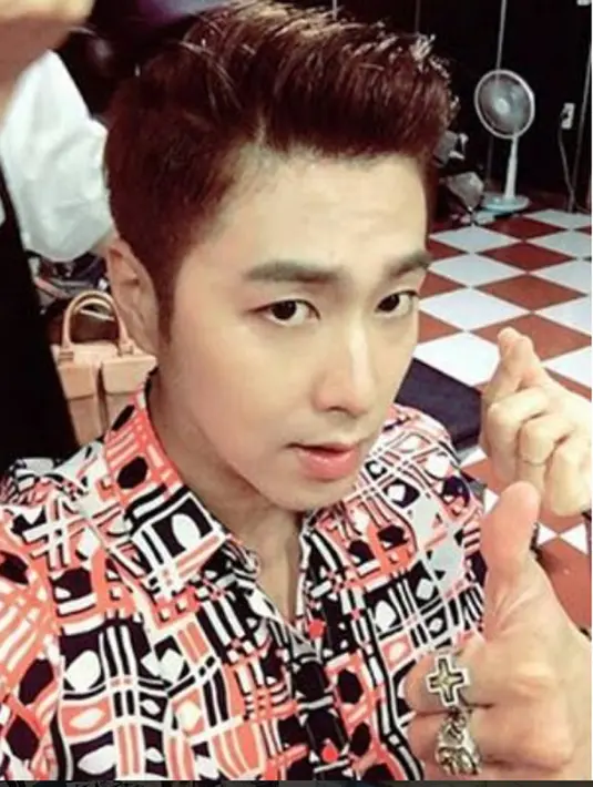 Menjadi seorang ‘Super Warrior’, kabarnya Jung Yunho memiliki waktu yang lebih luang dan pekerjaan yang lebih ringan. Ia pun juga sudah mulai menjalani kehidupannya seperti sedia kala. (Instagram/uknow_official)