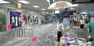Banjir Bandang Terjang Mall di China