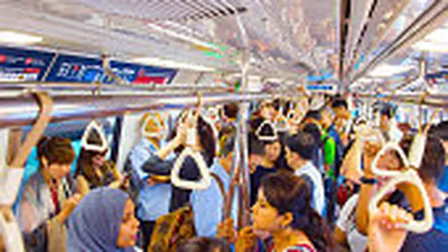 Ilustrasi suasana MRT.