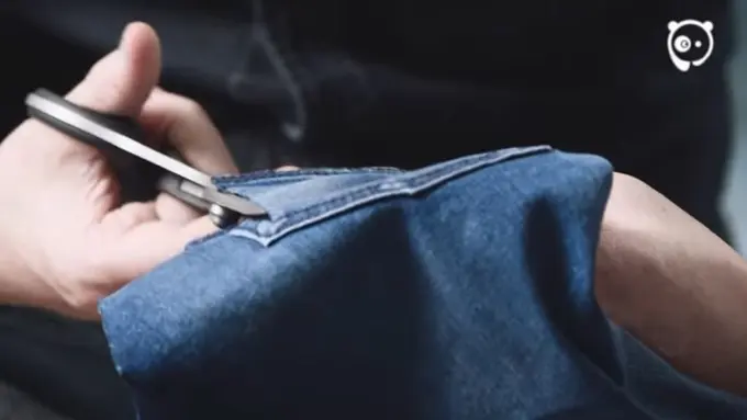 [Bintang] Tak Lagi Jadi Pakaian, Jeans Kini Bisa Buat Bahan Melukis!