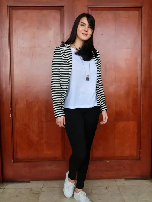 Ibu seorang anak itu juga mengingatkan pentingnya untuk memeriksa kesehatan organ intim. Setelah berhubungan intim, seorang wanita akan memiliki potensi lebih besar untuk terkena jenis kanker yang menyerang leher rahim tersebut. (Adrian Putra/Bintang.com)