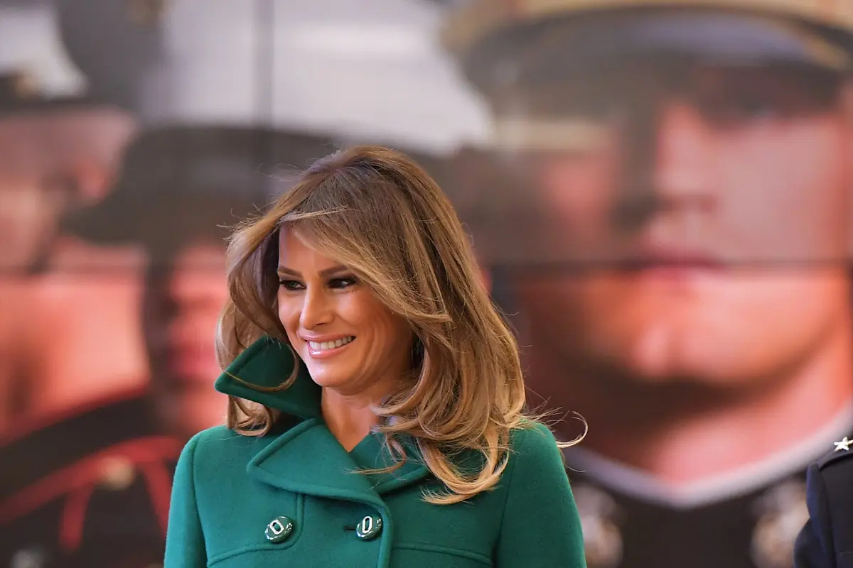Sambut Natal, Begini Gaya Melania Trump Saat Bermain dengan Anak-Anak di Toys For Tots