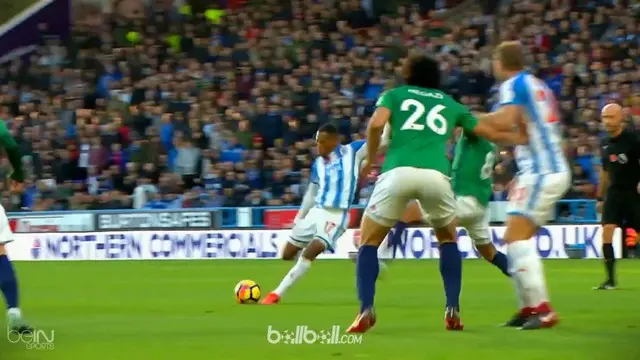 Berita video pemain Huddersfield, Rajiv van La Parra, setara dengan striker Chelsea, Alvaro Morata. This video presented by BallBall.