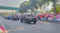 Kirab bendera pusaka merah putih dan teks proklamasi menggunakan Kendaraan Operasional (Ranops) MV3-Maung Tangguh buatan PT Pindad pada Sabtu, 10 Agustus 2024. (dok Pindad)