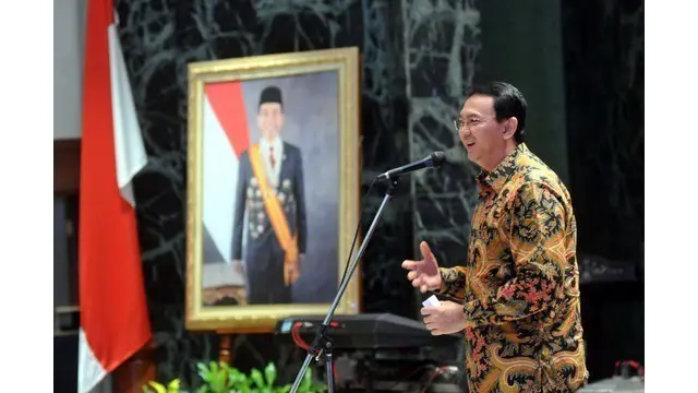 Gubernur DKI Jakarta Basuki Tjahaja Purnama berjanji pada Presiden Joko Widodo untuk menyelesaikan pembangunan Masjid Raya Jakarta. Sebab, selama ini DKI Jakarta tidak memiliki masjid raya. 