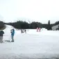 Pemandangan saat bermain ski di Fujiten Snow Resort, Jepang (liputan6.com/Dini Nurilah)