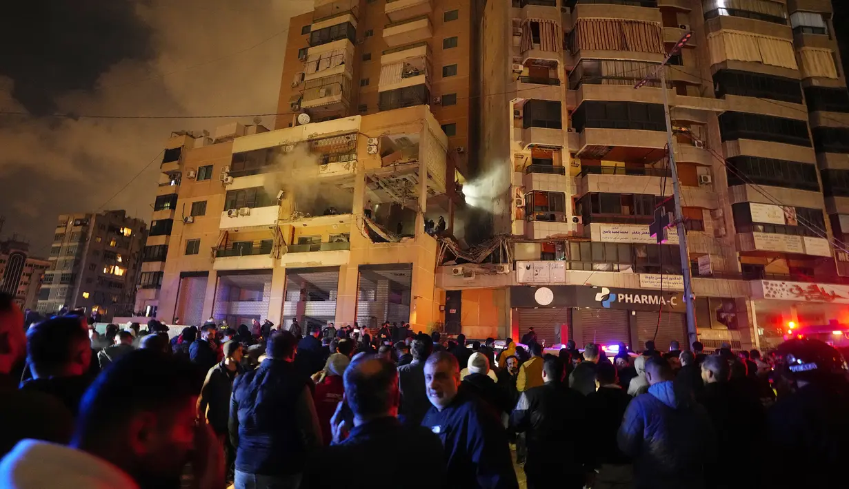 Para pejabat Israel tidak mau berkomentar mengenai apakah pasukan mereka menargetkan al-Arouri. (AP Photo/Bilal Hussein)