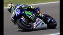 Pebalap Movistar Yamaha, Valentino Rossi, harus puas berada di posisi ketujuh dengan 1 menit 42,565 detik pada sesi latihan bebas kedua (FP2) MotoGP Argentina di Sirkuit Autodromo Termas de Rio Hondo, Jumat (1/4/2016). (Bola.com/Twitter)