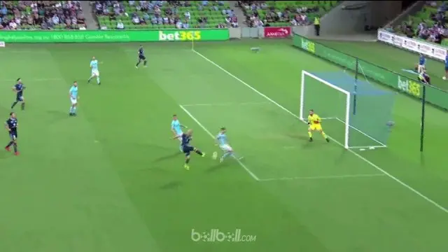 Michael Zullo mengkreasi lahirnya tiga gol untuk rekannya di Sydney FC saat menghajar Melbourne City 4-0 dan hasil ini membuat tim...