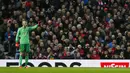 Kiper MU, David De Gea tampil menghadapi WBA pada laga Liga Premier Inggris di Stadion Okd Trafford, Inggris, Sabtu (7/11/2015). MU berhasil menang 2-0. (Reuters/Jason Cairnduff)
