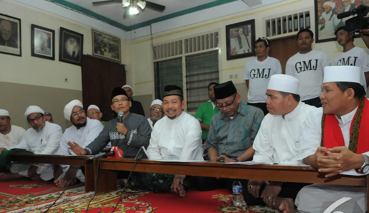 Fahrurrozi Ishaq ditunjuk Gerakan Masyarakat Jakarta (GMJ) dan Front Pembela Islam (FPI) menjadi Gubernur Tandingan Jakarta terbaru menggantikan posisi Basuki Tjahaja Basuki atau biasa disebut dengan Ahok, Jakarta. Foto diambil pada Rabu (3/12/2014). 