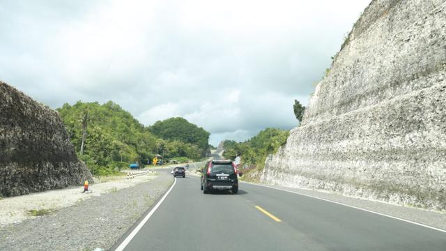 Kementerian Pekerjaan Umum dan Perumahan Rakyat (PUPR) telah menyiapkan Jalan Lintas Pantai Selatan atau Pansela Jawa sebagai jalur alternatif mudik Lebaran 2022