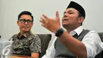 Bacagub DKI dari partai PKS, Muhammad Idrus saat berbincang dengan Eko Patrio di Graha Komando, Kalimalang, Jakarta, Selasa (19/4). Kunjungan Idrus bagian dari silahturahmi dan berdiskusi mengenai kondisi Jakarta saat ini. (Liputan6.com/Yoppy Renato)