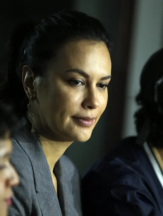 "Kehidupan pribadi saya baik-baik saja," singkat Sophia Latjuba di kawasan Pancoran, Jakarta Selatan, Jumat (26/1/2018). (Deki Prayoga/Bintang.com)