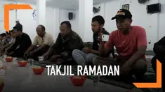 Masjid Alhasra di Sawangan Depok menyediakan bubur Betawi sebagai takjil Ramadan. Setiap hari disediakan 50 porsi untuk berbuka puasa. Penyajian bubur untuk melestarikan budaya Betawi.