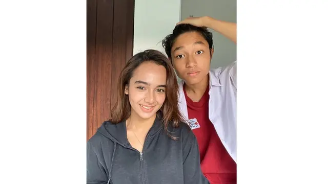6 Momen Kedekatan Kiesha Alvaro dan Dianda Sabrina, Akting Bareng di 'Dari Jendela SMP'