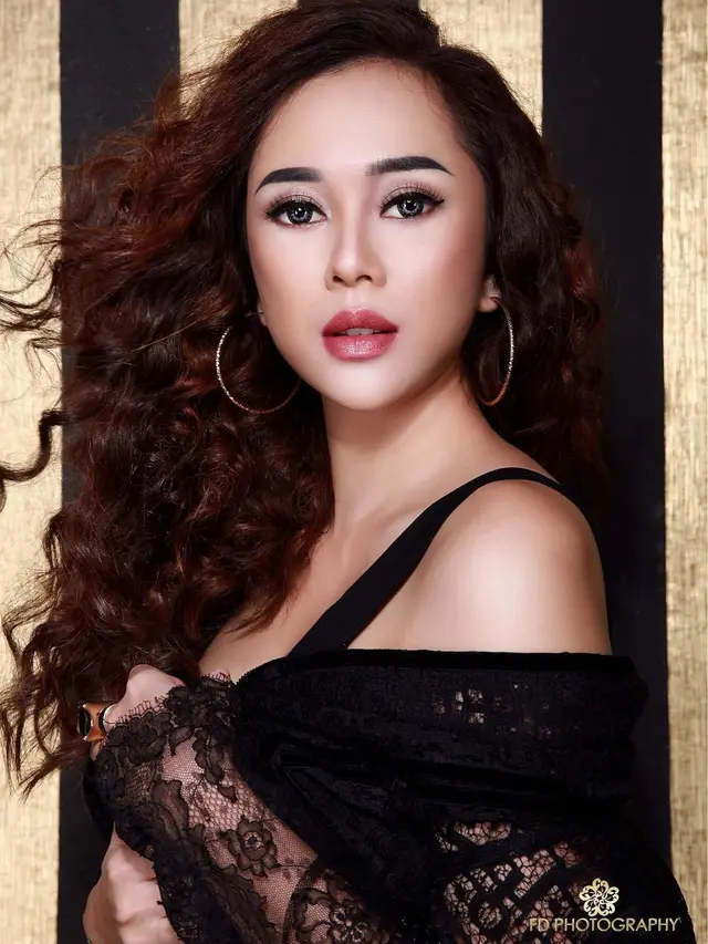 [Bintang] Aura Kasih