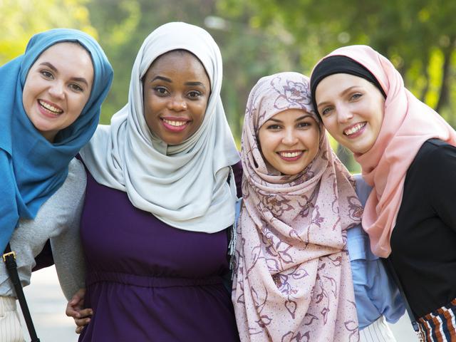 Tips Memilih Warna Jilbab Yang Cocok Sesuai Warna Kulit Hot Liputan6 Com