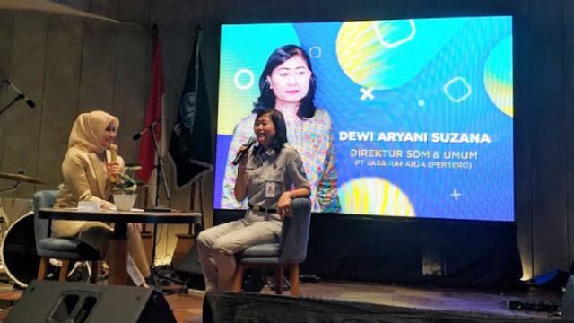 Dewi Aryani Suzana, Direktur SDM dan Umum