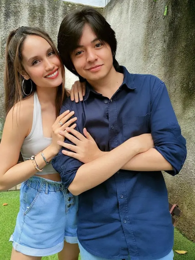 Cinta Laura dan Angga Yunanda