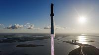 SpaceX successfully launched its 11th Starship test in October 2025. What successes were achieved?