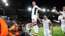 Pemain Atalanta, Mario Pasalic, melakukan selebrasi setelah mencetak gol ke gawang Liverpool pada leg pertama perempat final Liga Europa 2023/2024 di Anfield, Jumat (12/04/2024). (AFP/Darren Staples)