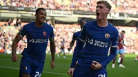 Gelandang serang Chelsea berusia 21 tahun, Cole Palmer menjadi pesepak bola Inggris dengan jumlah gol penalti terbanyak hingga pekan ke-21 Premier League 2023/2024. Hingga kini ia telah mencetak 5 gol dari titik putih dari total 9 gol dan 4 assist dari 18 laga. Dua dari lima gol penaltinya dilesakkan ke gawang dua tim besar, yaitu saat bermain imbang 2-2 dengan Arsenal pada pekan ke-9 (21/10/2023) dan saat menahan Manchester City 4-4 pada pekan ke-12 (12/11/2023). (AFP/Oli Scarff)