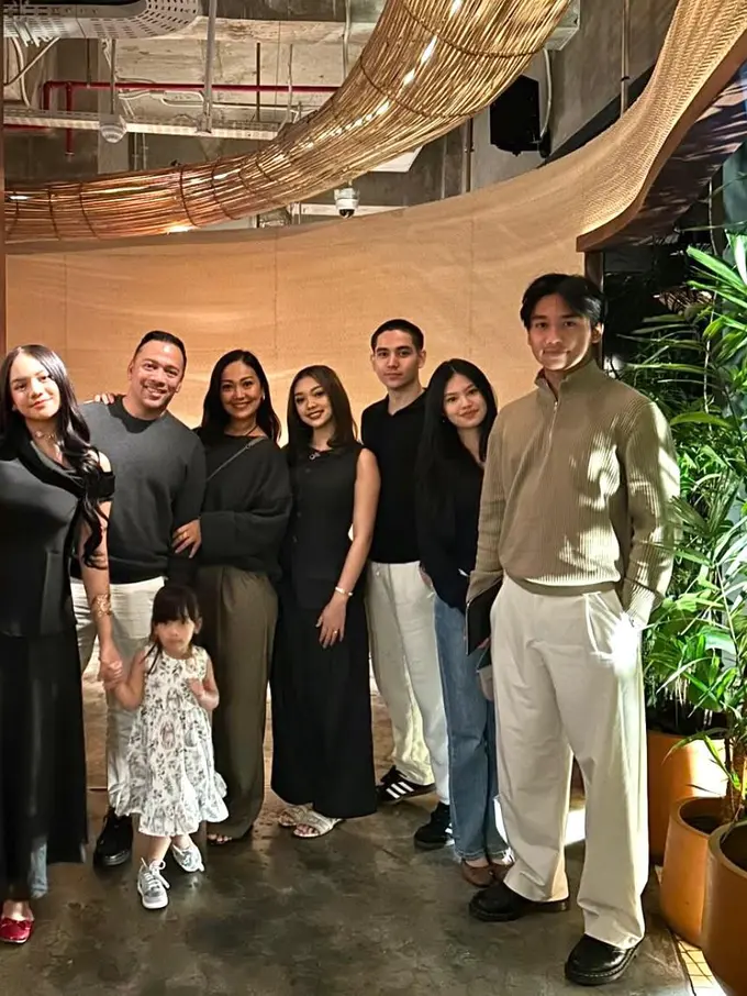 The Baldys adakan Dinner untuk Ulang Tahun Baldy Mulya (Instagram/@riafinola)