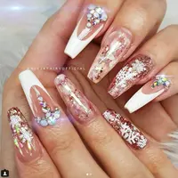 Nail art super sparkling. (Instagram/ninjafairyofficial).