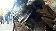 Meski jalur Semarang-Jakarta mulai normal, kedatangan kereta dari Jakarta menuju berbagai kota di Jateng dan Jatim hingga siang ini masih terlambat hingga dua jam. Sebab, di lokasi anjloknya kereta di Stasiun Plabuhan, Batang, masih ada perbaikan. 