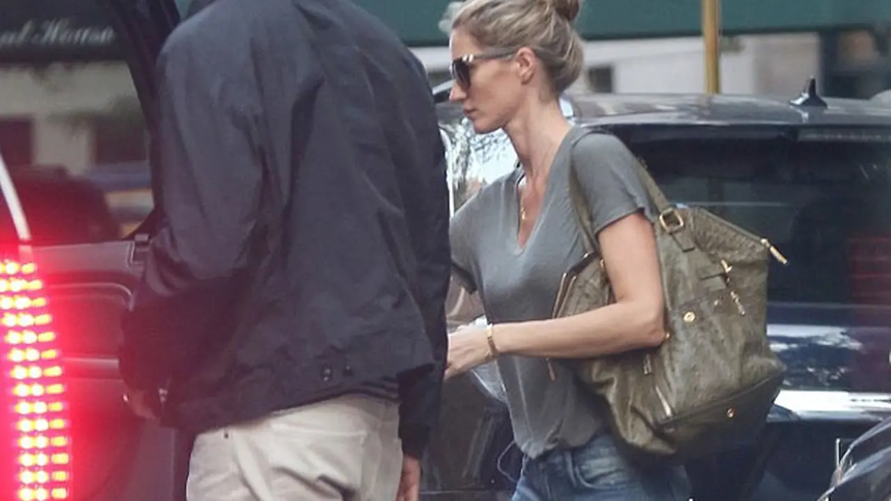 [Bintang] Gisele Bundchen dan Tom Brady