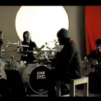 Mari sejenak belajar tentang filosofi cinta dari guratan lirik lagu terbaik Letto berikut ini.