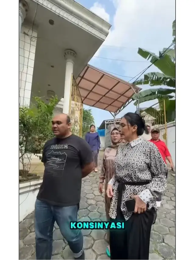 6 Potret Rumah Mat Solar 'Bajaj Bajuri', Sebelahan dengan Tol Cinere-Serpong
