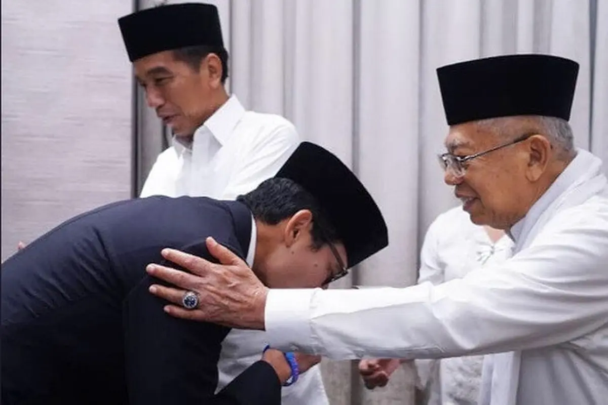 Sandiaga Uno Sungkem Dengan Ma'ruf Amin