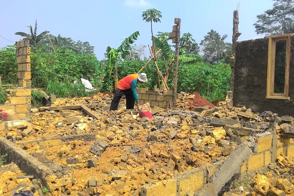 Puting beliung di Bogor