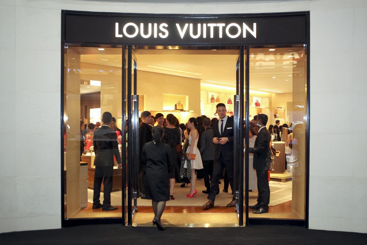 SHOPPING DAY AT LOUIS VUITTON PLAZA INDONESIA