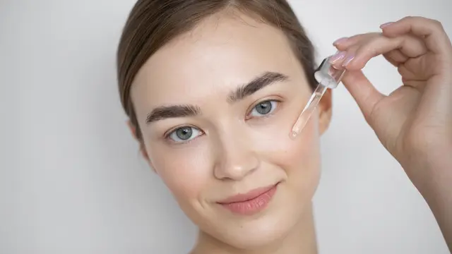 Hidrasi Kulit Maksimal dengan Serum & Pelembab