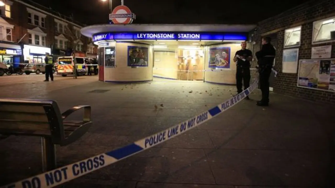 Penusukan di Kereta Bawah Tanah London: Insiden Terorisme