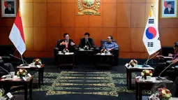 Pertemuan tersebut untuk mempererat persahabatan Korsel dan Indonesia yang selama ini sudah terjalin dengan baik, Jakarta, Senin (22/12/2014). (Liputan6.com/Andrian M Tunay)