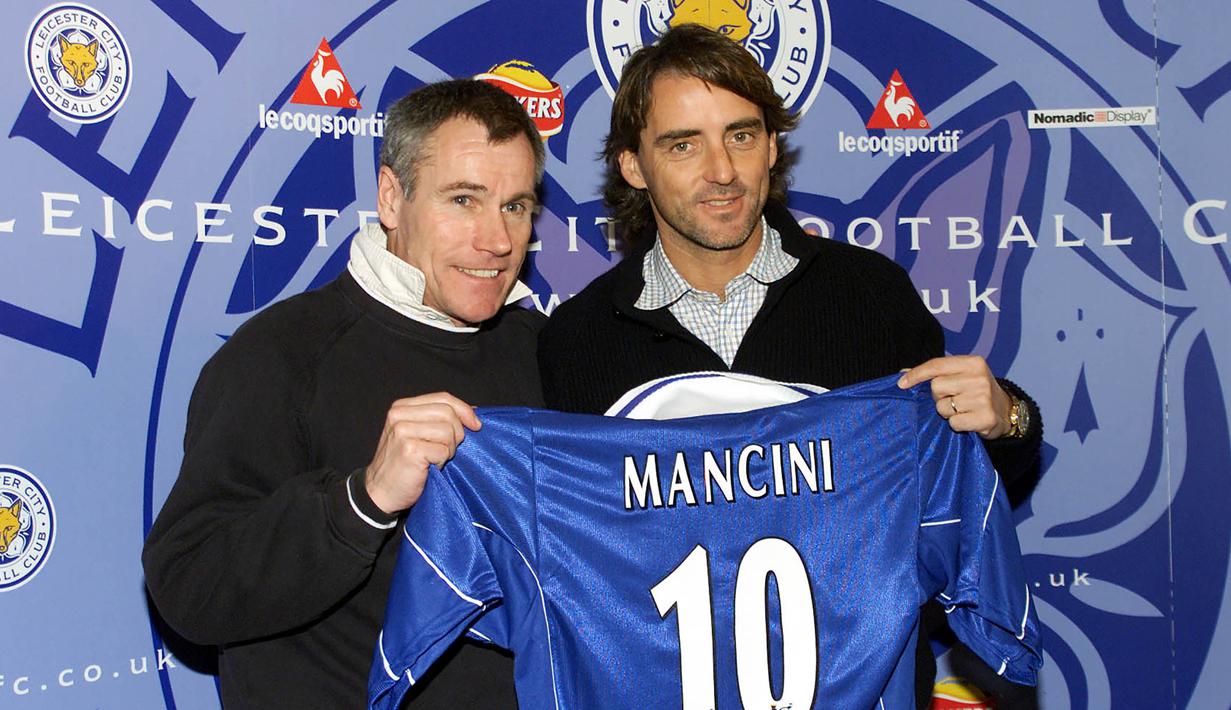 Roberto Mancini. Striker Italia ini direkrut Leicester City dari Lazio di tengah musim 2000/2001. Ia saat itu berusia 36 tahun, 1 bulan dan 22 hari. Hanya bertahan 1 bulan, ia tampil 4 kali di Liga Inggris tanpa torehan gol maupun assist. Ia lantas pensiun dan menjabat pelatih Fiorentina. (lcfc.com)