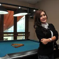 Cita Citata terlihat manis dengan menggenakan setelan bewarna hitam. (Galih W. Satria/Bintang.com)