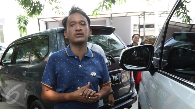 Dikabarkan Kritis, Selebriti Ramai Jenguk Julia Perez