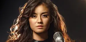 Agnez Mo mengaku bahwa para dancernya adalah keluarga yang selalu menemaninya, bukan hanya untuk memeriahkan penampilan Agnez Mo, para dancernya itu sering berkumpul dengan Agnez Mo untuk menghabiskan waktu luang.