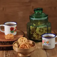 Ilustrasi kembang goyang renyah./Copyright shutterstock.com/g/IkaRahma