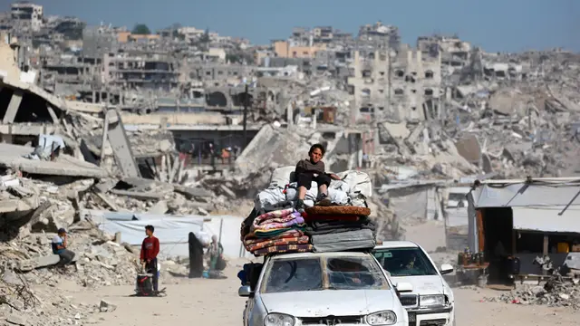 Di Bawah Ancaman Serangan Israel, Warga Palestina Tinggalkan Kota Gaza