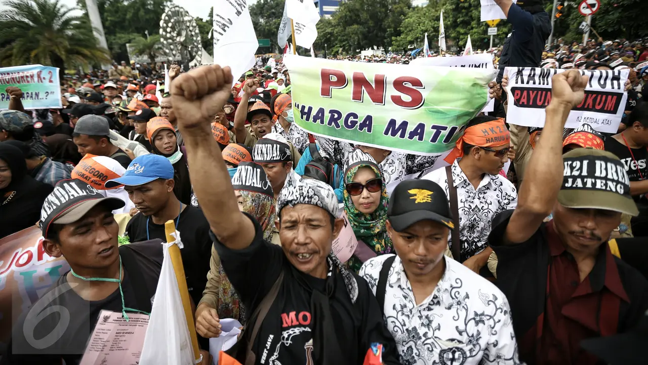 20160210-Tuntut Jadi PNS, Ribuan Guru Honorer se-Indonesia Kepung Istana-Jakarta