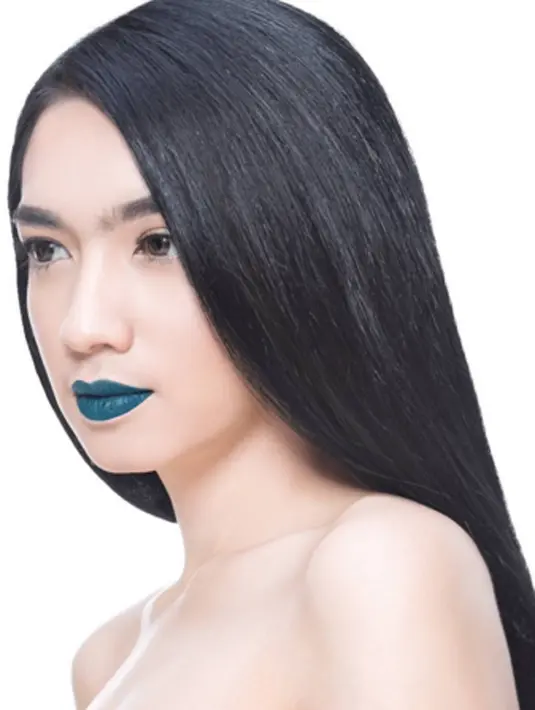 Kecantikan Angel Karamoy selalu menuai banyak pujian dan rasa kagum, tak hanya kaum pria namun kaum wanita pun setuju dengan kecantikan Angel Karamoy. Pesona ibu dua anak ini juga didukung oleh rambut indahnya. (via instagram/@realangelkaramoy)