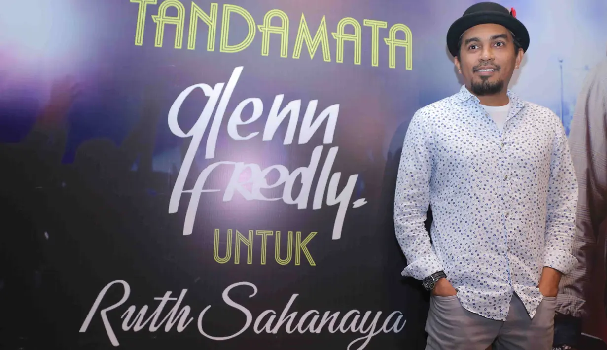 Sejak album pertama Ruth Sahanaya berjudul Seputih Kasih (1987), Glenn mengaku sudah langsung jatuh cinta. Ia sangat menyukai karakter vokal yang amat istimewa yang dimiliki oleh Uthe. (Andy Masela/Bintang.com)